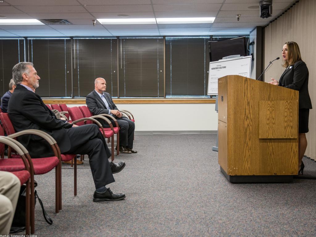 ដំណោះស្រាយនៃការប្រាក់ឥតគិតថ្លៃ